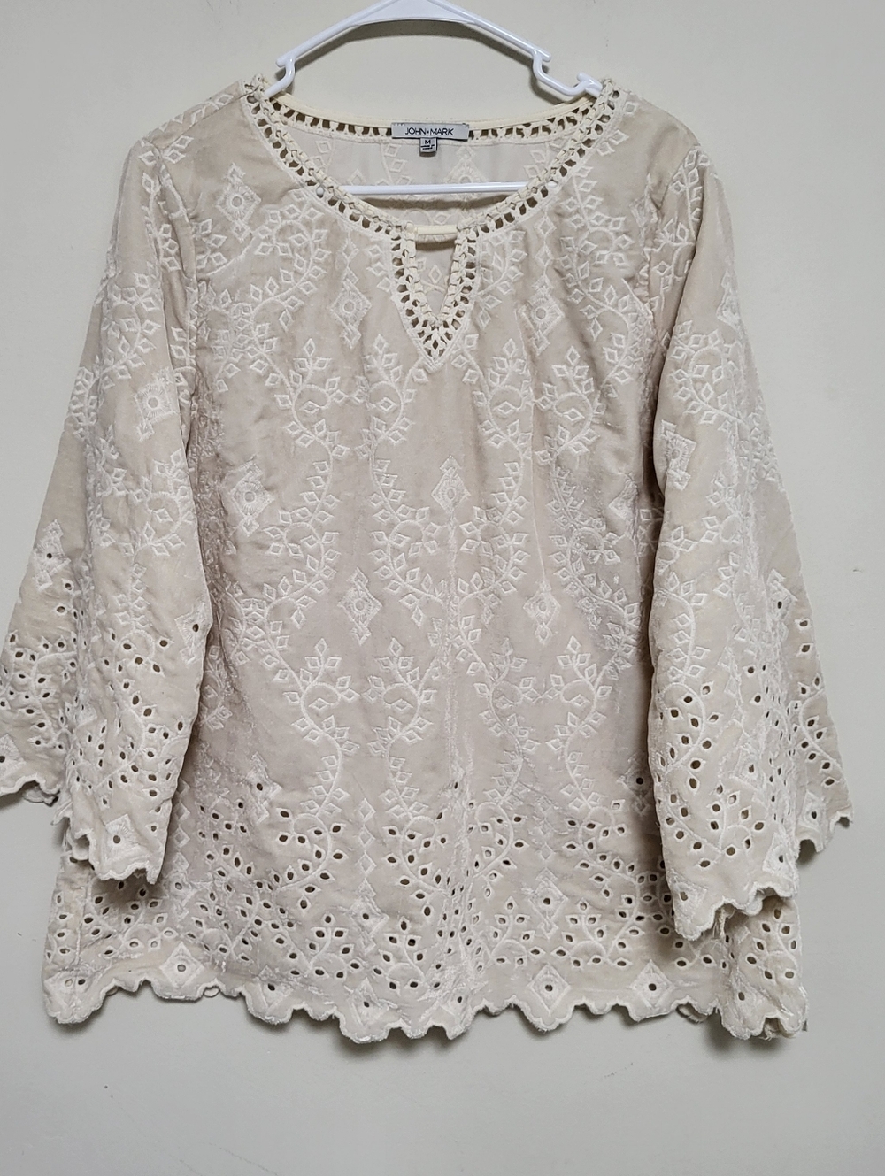 Like New John Mark Creamy Velvet Embroidered Tunic Sz M